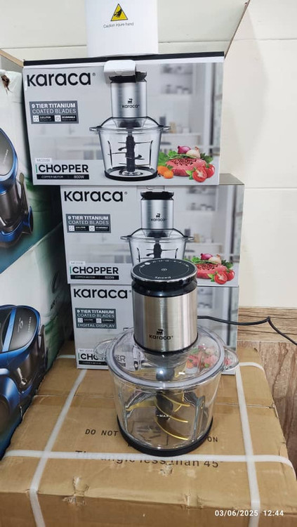 نمای نزدیک از تیغههای ۹گانه خردکن Karaca مدل MC2008