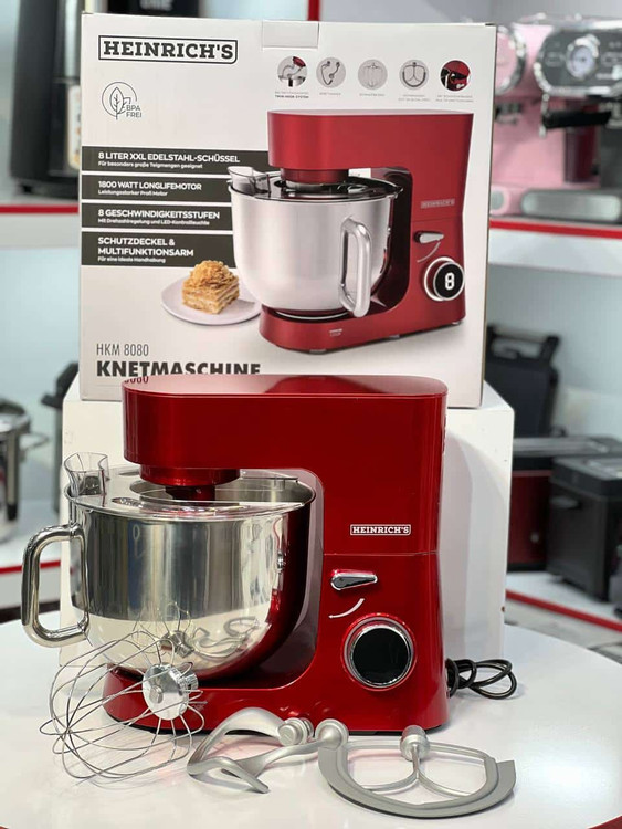 نمای داخل کاسه همزن با سری همزن در حال کار