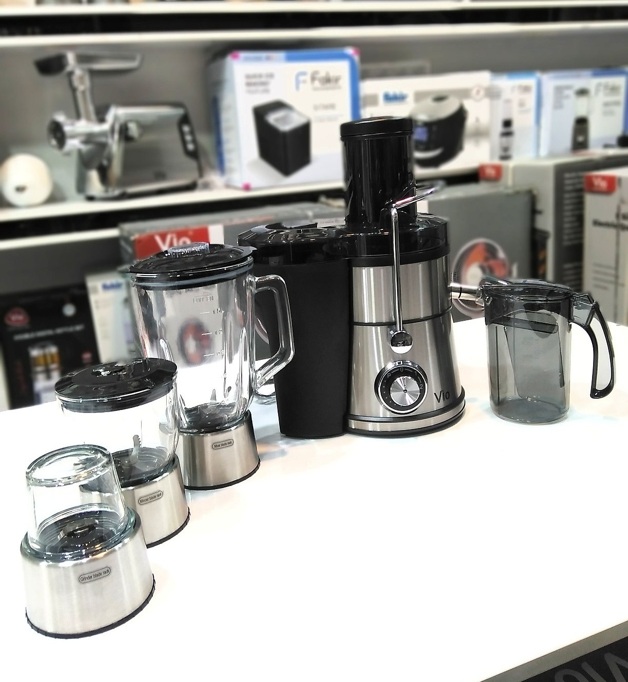 آبمیوه گیری ۴ کاره ویو مدل V631